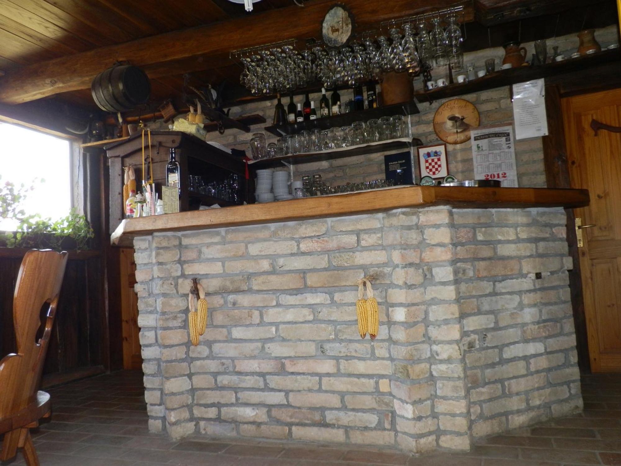 Tradicije Cigoc Hotel Bagian luar foto