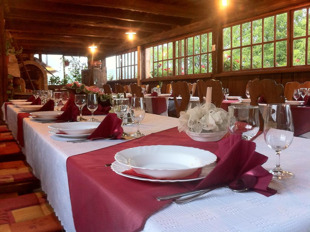 Tradicije Cigoc Hotel Bagian luar foto